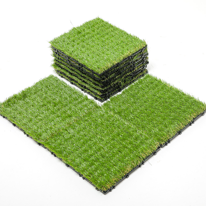 Dale de iarbă artificială realistă pentru grădină